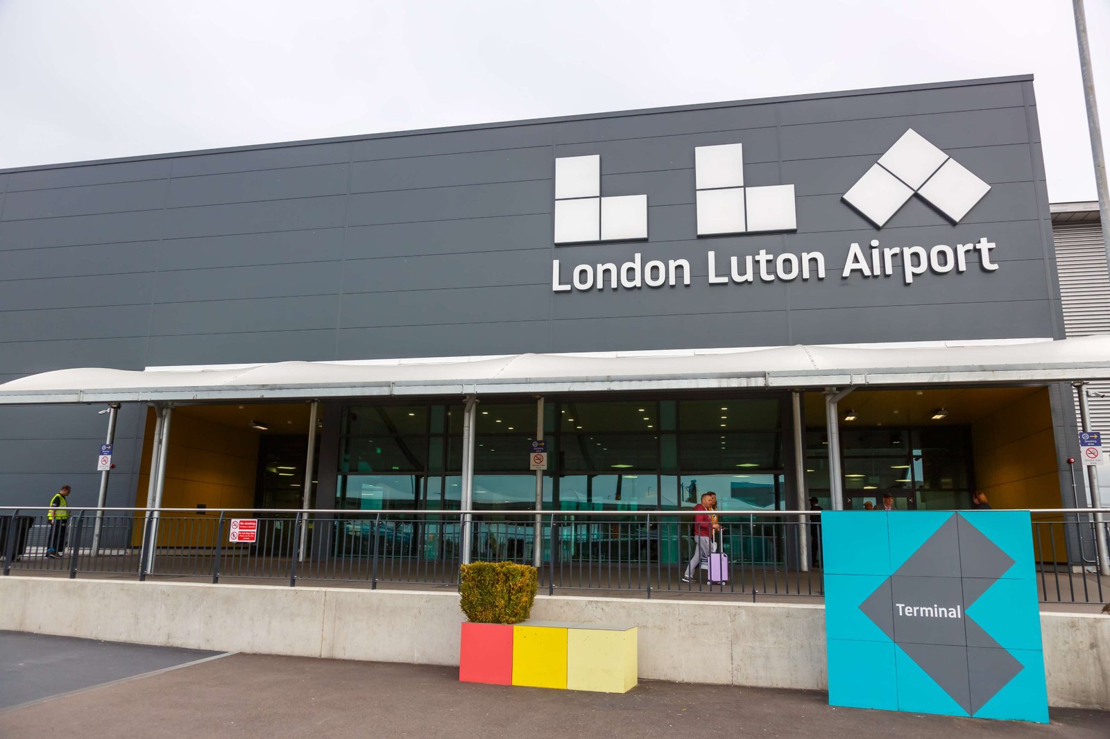 Luton Airport Taxi Transfers with Mini Cab Lane